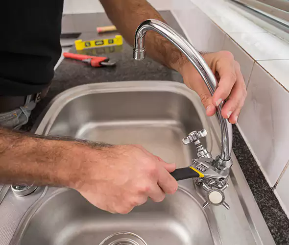 Local Experts for Faucet Repair in Dinuba, CA:Schedule Affordable Faucet Repair Services with Us