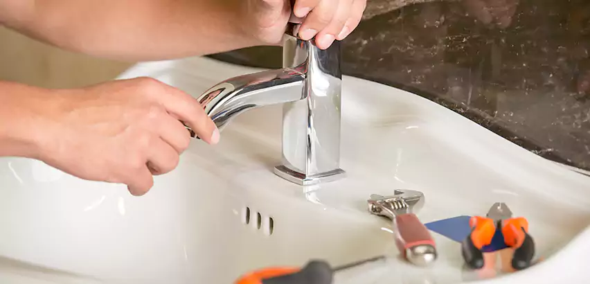 Bathtub Faucet Replacement in Dinuba